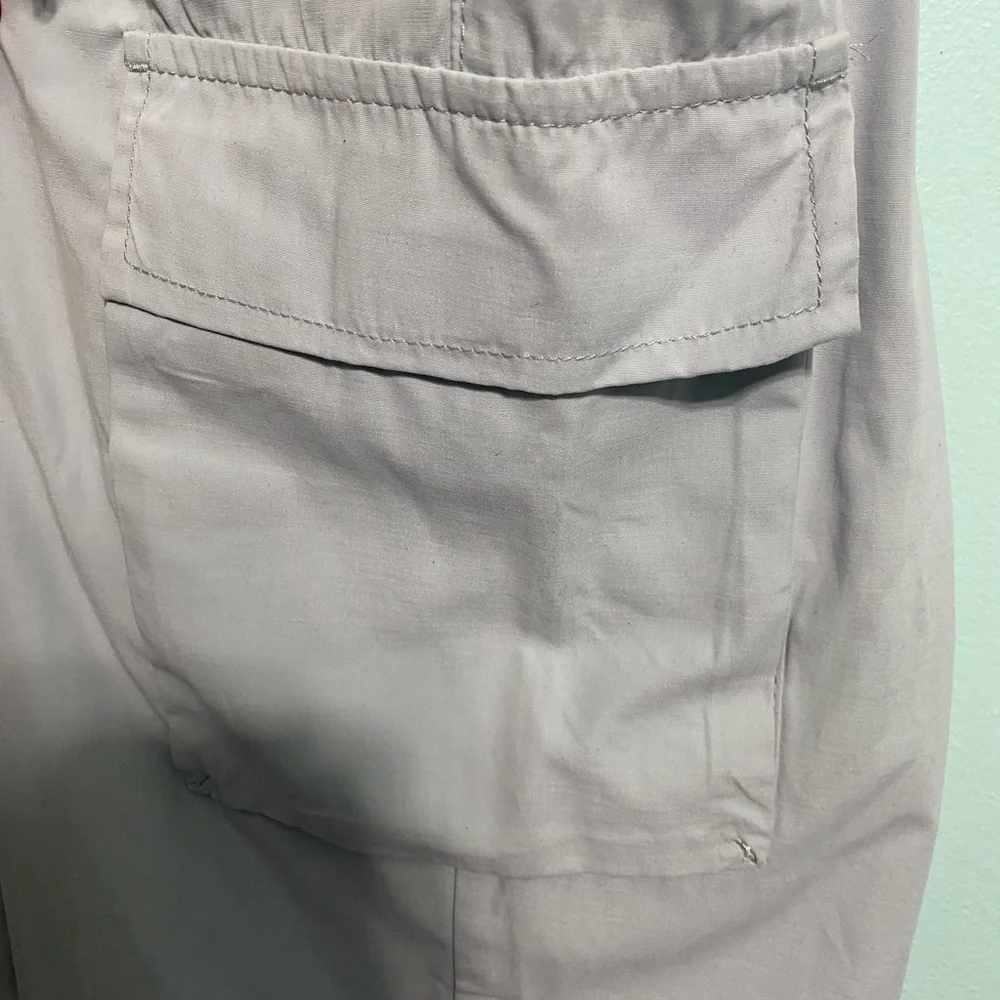 Forever 21 Gray Cargo Pants with Utility Design - Picture 4 of 4